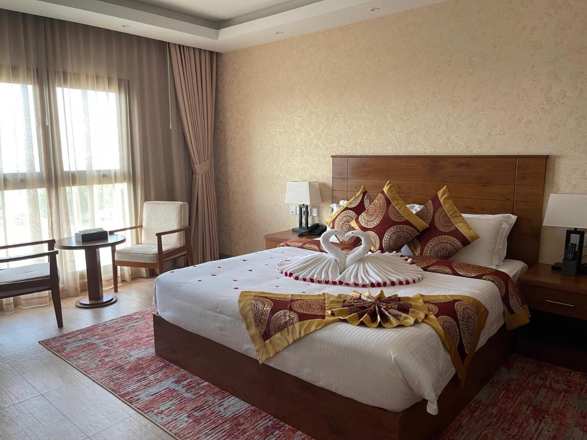 Alsahwa Hotel Сиб Екстериор снимка
